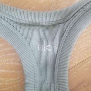 Alo Yoga ribbed racerback tank shelf bra small